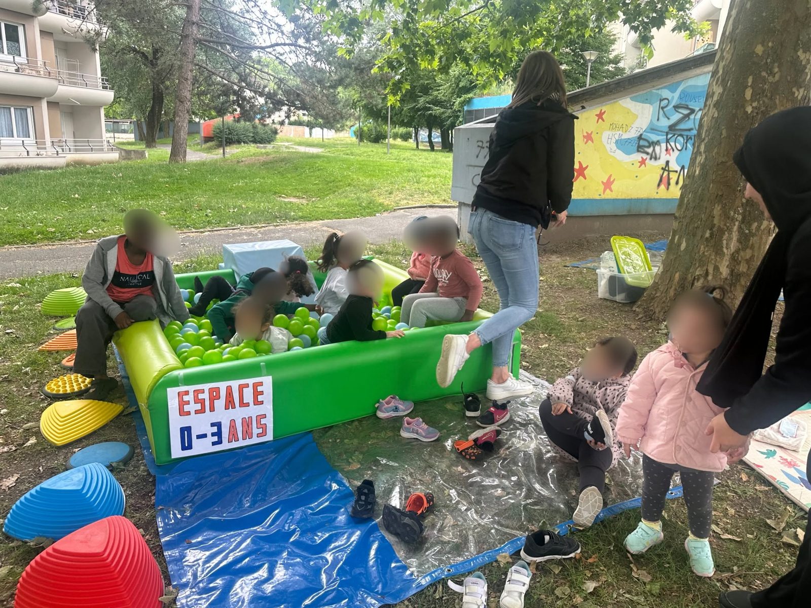 Piscine à balles de l'espace 0-3 ans, en plein air